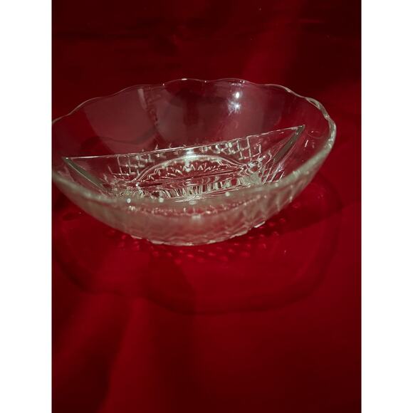 Vintage Divided Glass Relish Dish - Picture 2 of 10